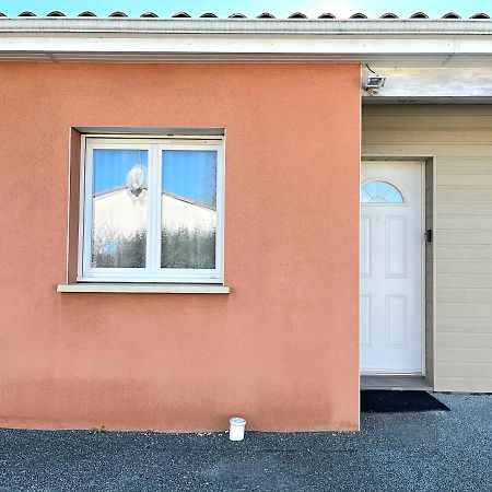 Logement Thermale Et De Tourisme Les Acacias 2 Jonzac Esterno foto