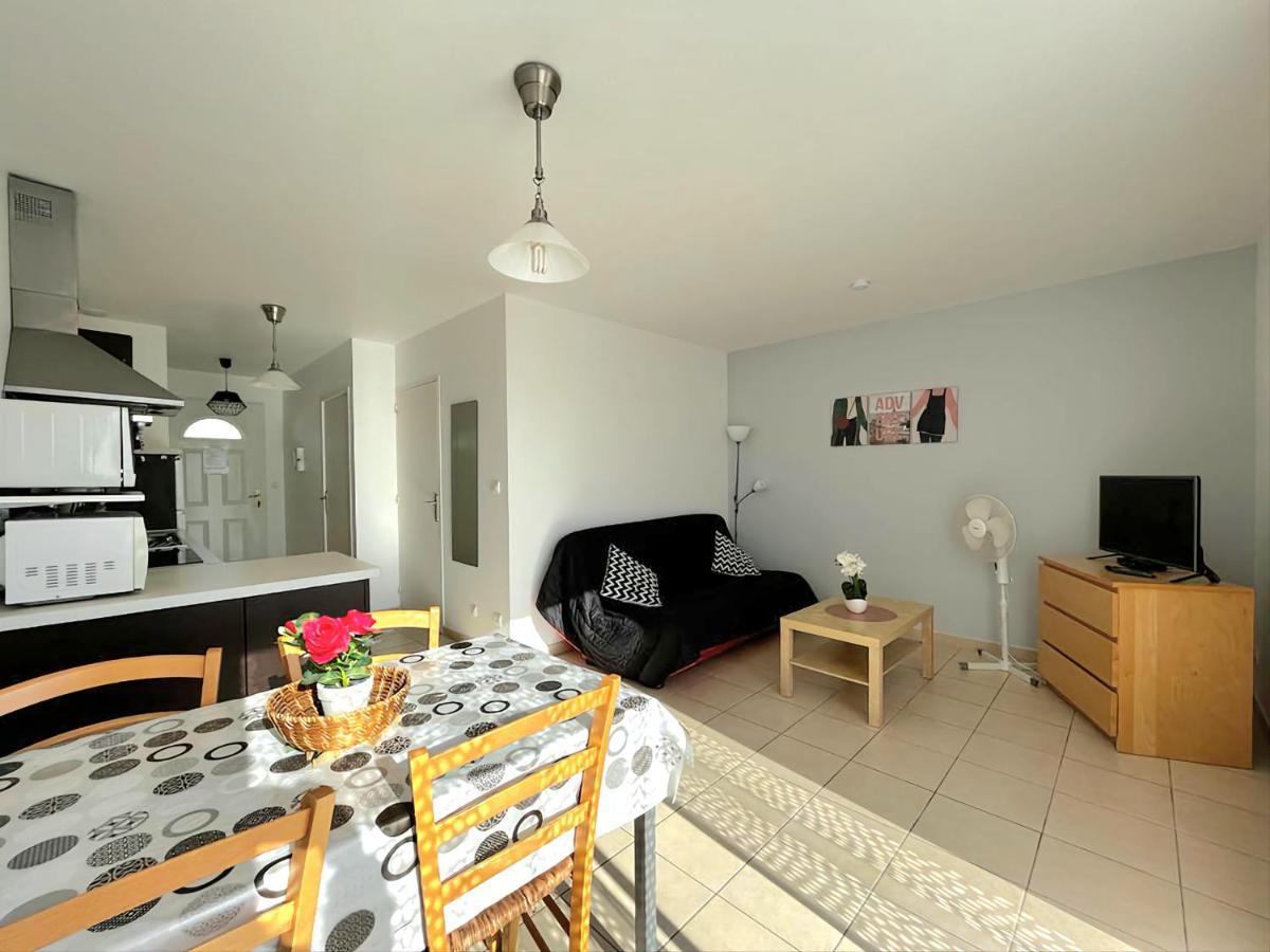 Logement Thermale Et De Tourisme Les Acacias 2 Jonzac Esterno foto